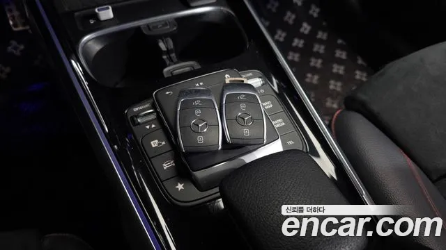 Mercedes-Benz GLB-Class 2021 — фото 15