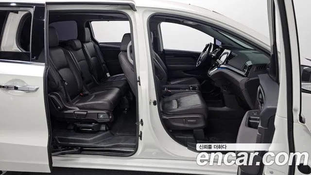 Honda Odyssey 2018 — фото 11