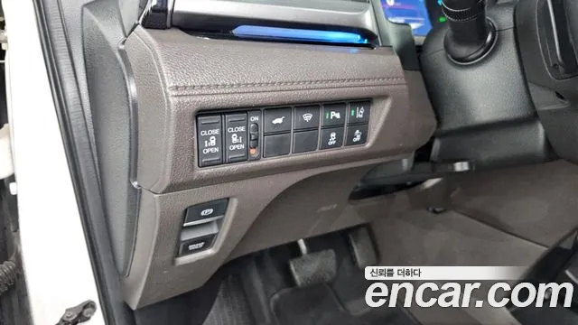 Honda Odyssey 2018 — фото 19