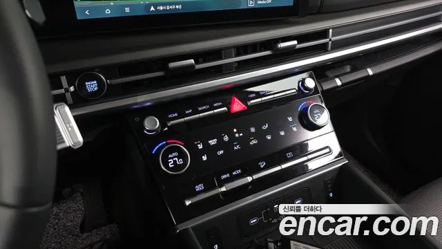 Hyundai Santafe 2025 — фото 17