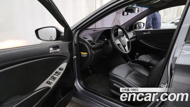 Hyundai Accent 2015 — фото 10