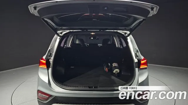 Hyundai Santafe 2019 — фото 20