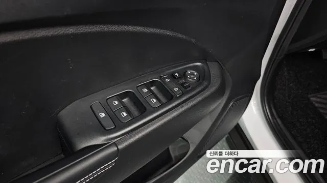 Hyundai Venue 2022 — фото 17