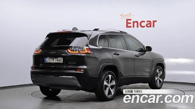 Jeep Cherokee 2021 — фото 2