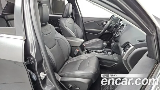 Jeep Cherokee 2021 — фото 10