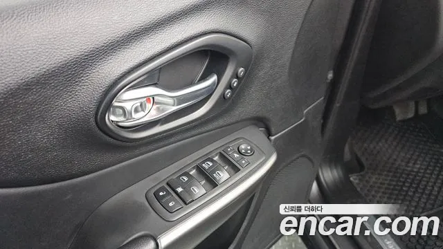 Jeep Cherokee 2021 — фото 17