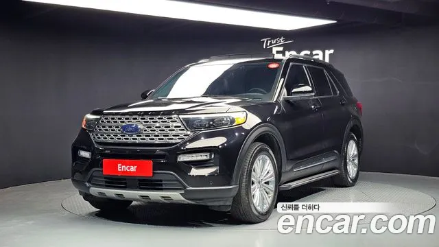 Ford Explorer 2022 — фото 1