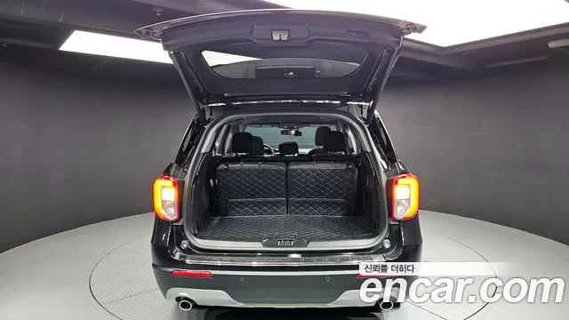 Ford Explorer 2022 — фото 20