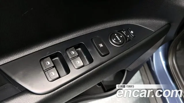 Kia Stonic 2019 — фото 11