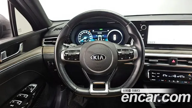 Kia K5 2021 — фото 13