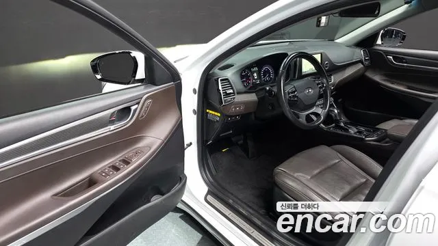 Hyundai Grandeur 2017 — фото 11