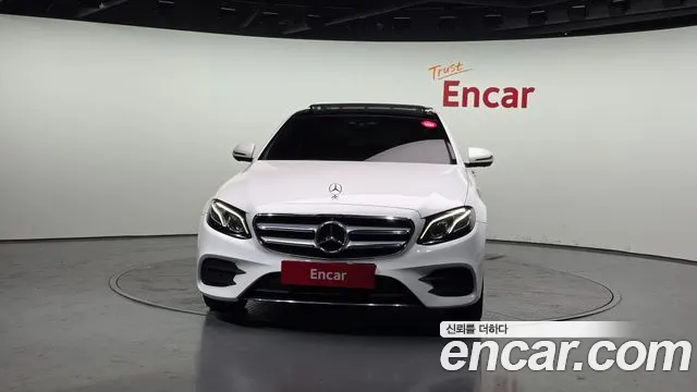 Mercedes-Benz E-Class 2017 — фото 3