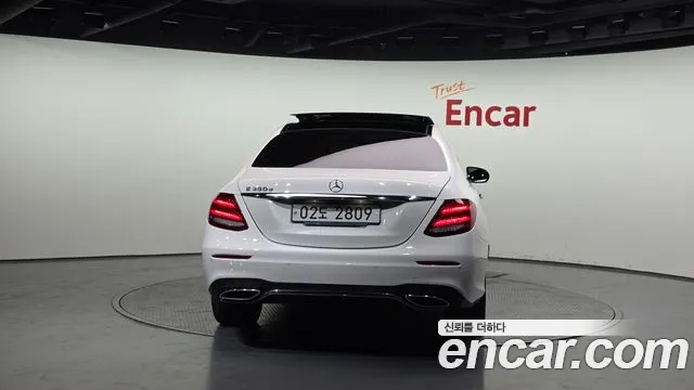 Mercedes-Benz E-Class 2017 — фото 4