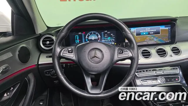 Mercedes-Benz E-Class 2017 — фото 13