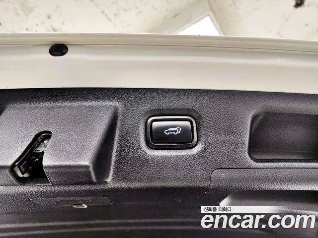 Hyundai Santafe 2019 — фото 18