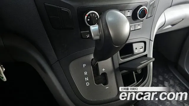 Hyundai Starex 2020 — фото 9