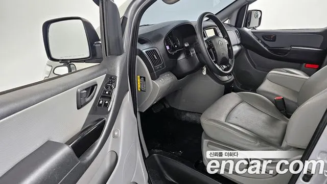 Hyundai Starex 2020 — фото 11