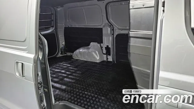 Hyundai Starex 2020 — фото 12