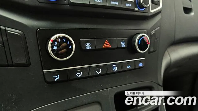 Hyundai Starex 2020 — фото 18