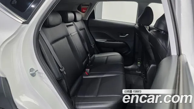 Hyundai Kona 2023 — фото 12