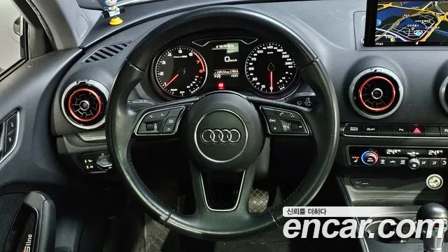 Audi A3 2018 — фото 16