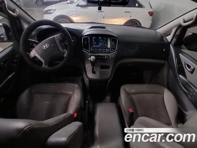 Hyundai Starex 2017 — фото 5