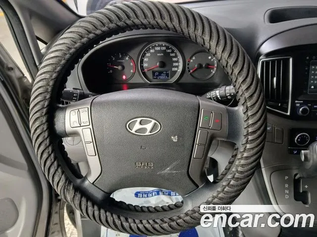 Hyundai Starex 2017 — фото 7