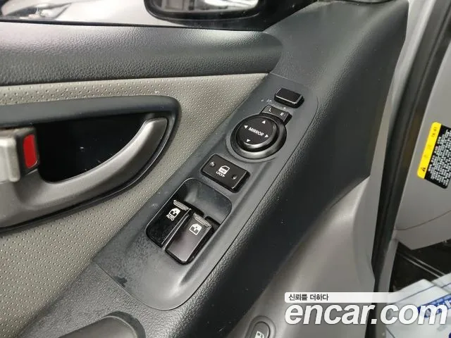 Hyundai Starex 2017 — фото 10