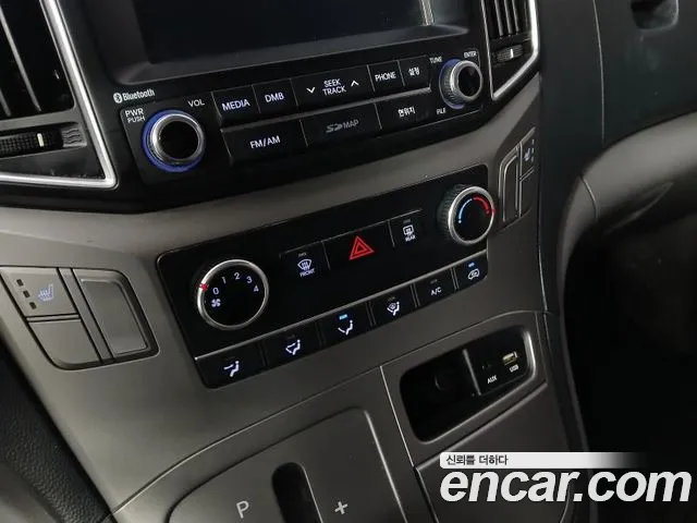 Hyundai Starex 2017 — фото 12