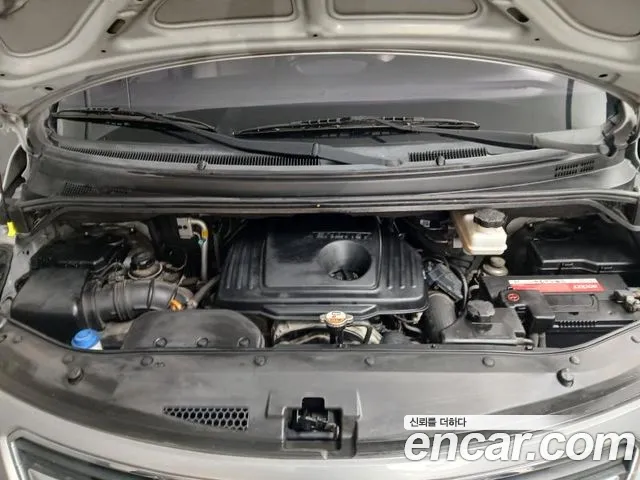 Hyundai Starex 2017 — фото 16