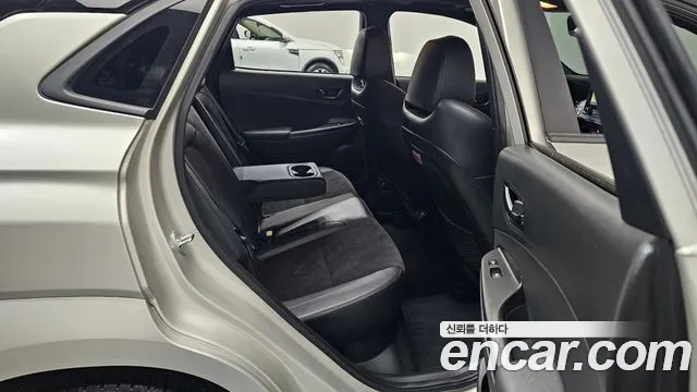 Hyundai Kona 2023 — фото 12