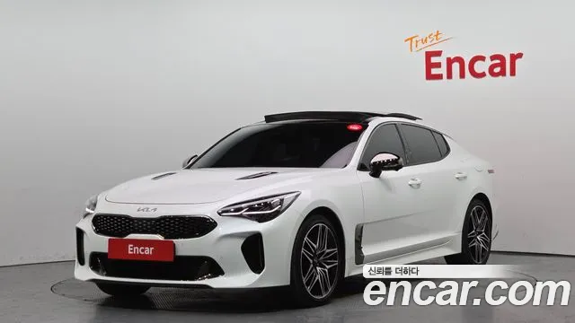 Kia Stinger 2023 — фото 1