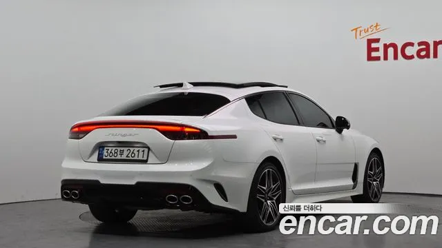 Kia Stinger 2023 — фото 2