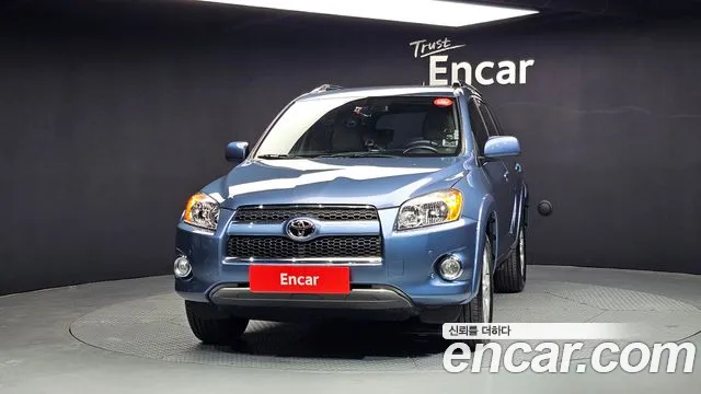 Toyota RAV4 2010 — фото 3