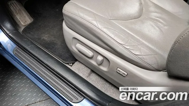 Toyota RAV4 2010 — фото 18