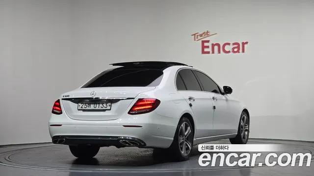 Mercedes-Benz E-Class 2017 — фото 2