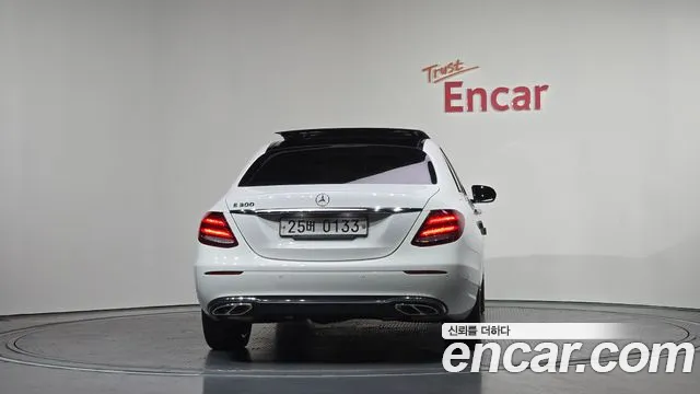Mercedes-Benz E-Class 2017 — фото 4