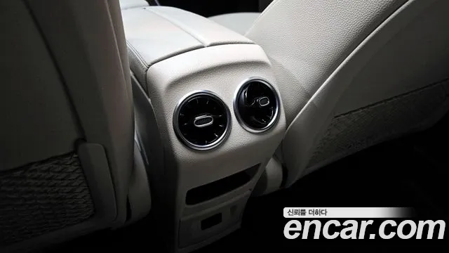Mercedes-Benz GLB-Class 2021 — фото 18