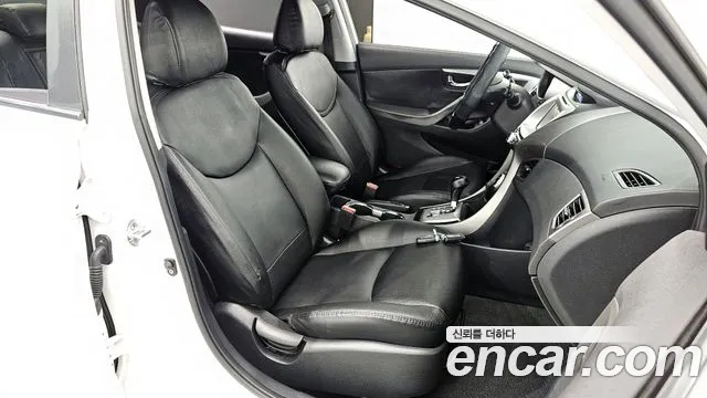 Hyundai AVANTE 2012 — фото 10