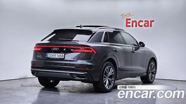 Audi Q8 2021 — фото 1