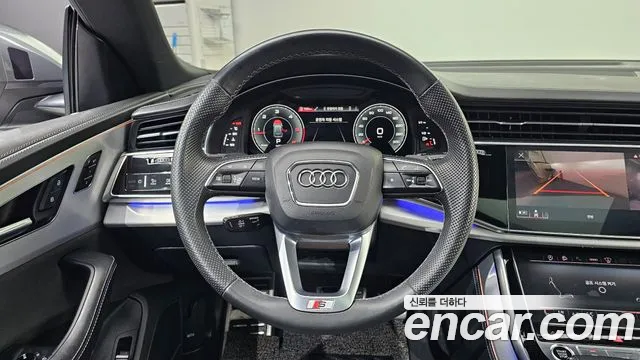 Audi Q8 2021 — фото 12
