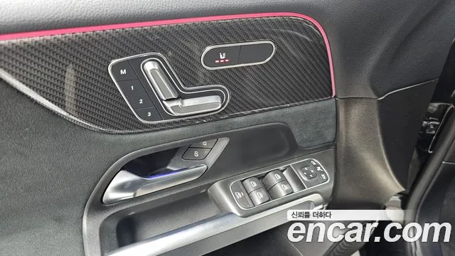 Mercedes-Benz GLB-Class 2020 — фото 14