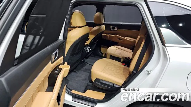 Kia Sorento 2023 — фото 12