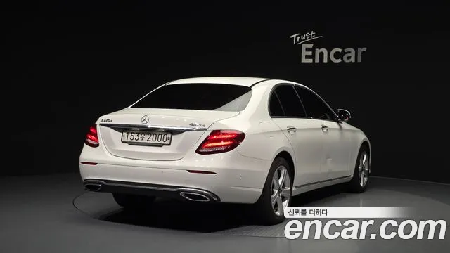 Mercedes-Benz E-Class 2017 — фото 2