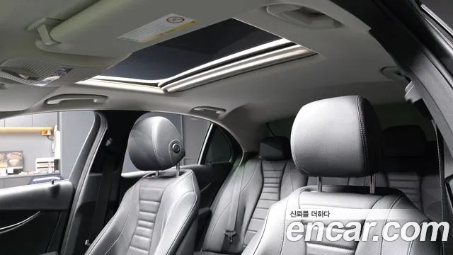 Mercedes-Benz E-Class 2017 — фото 18
