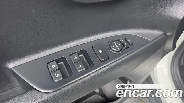 Kia Stonic 2018 — фото 13