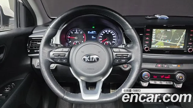 Kia Stonic 2018 — фото 15