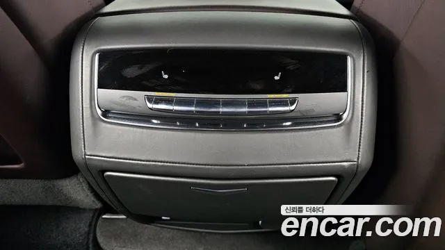 Cadillac Escalade 2022 — фото 18