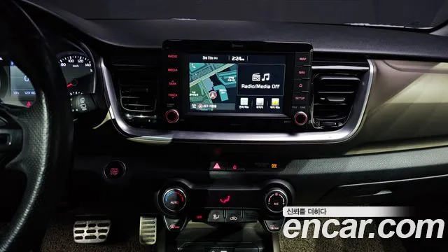 Kia Stonic 2018 — фото 15