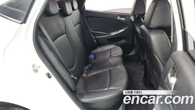 Hyundai Accent 2015 — фото 12